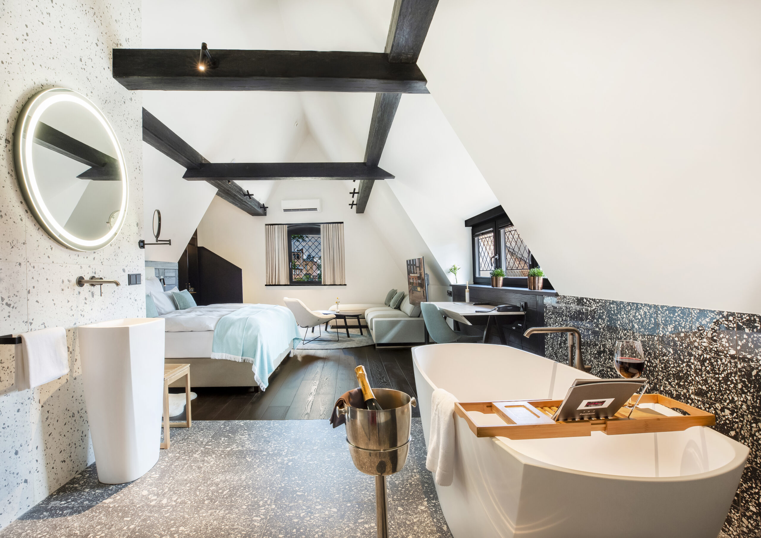 konstrukcje, rewitalizacja zabytków, jota, renowacja zabytków, hotel, hotel torun, stare miasto, zabytki