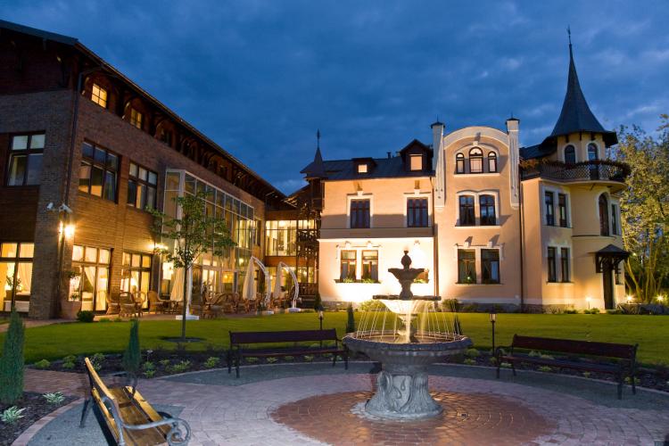 konstrukcje, rewitalizacja zabytków, jota, renowacja zabytków, renowacja, willa piast